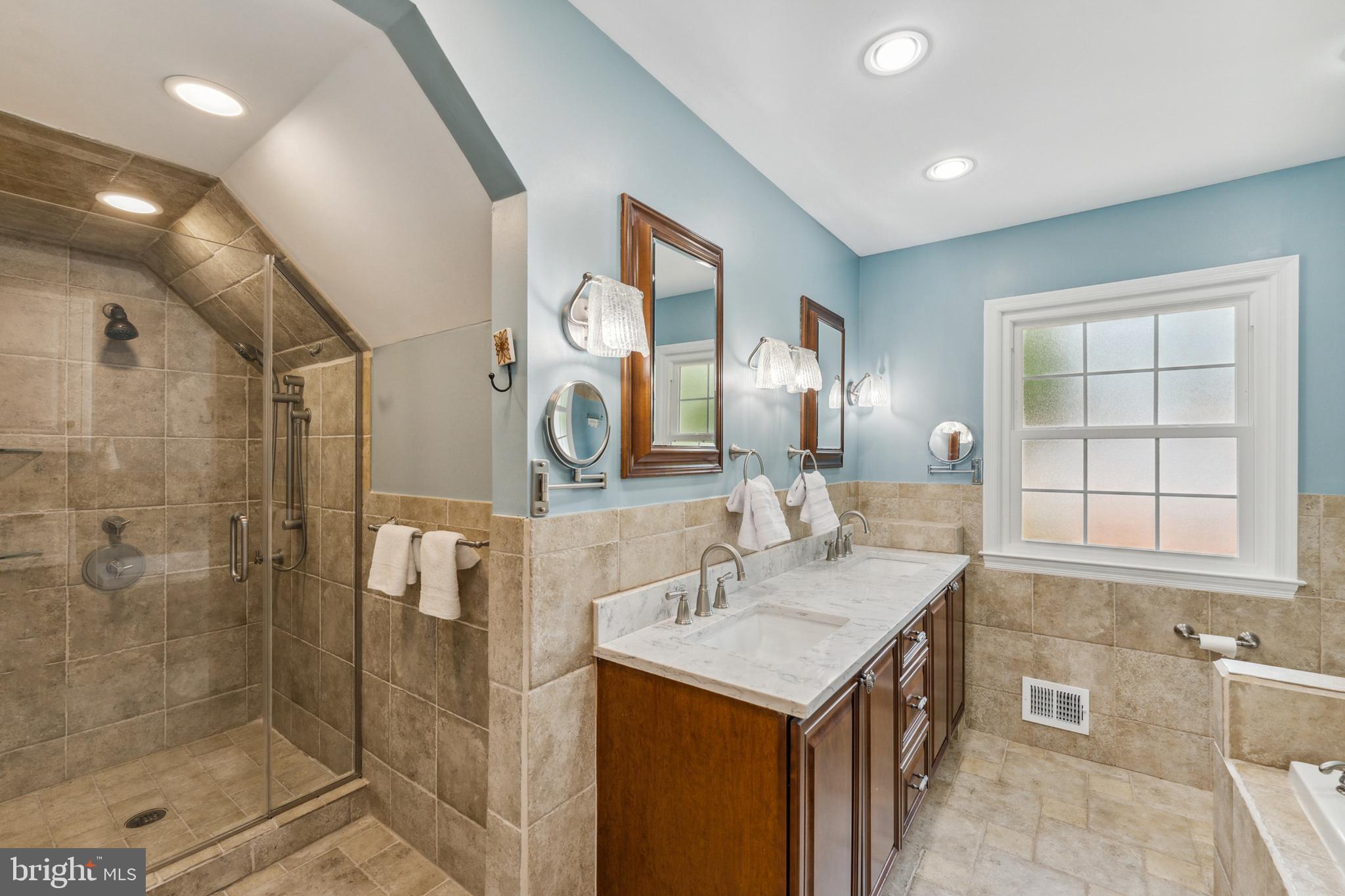 8006 Greeley Boulevard Springfield, VA 22152 - Photo 23 of 58 Primary Bath