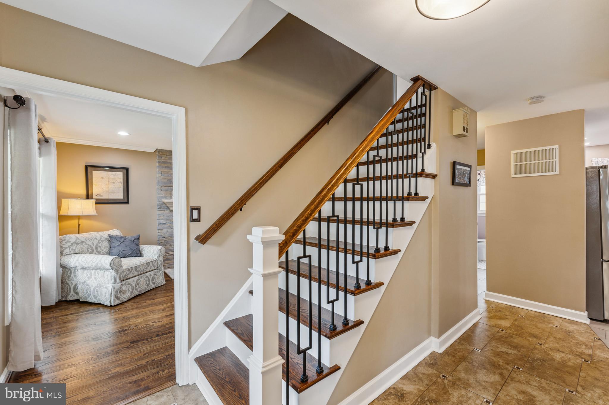 8006 Greeley Boulevard Springfield, VA 22152 - Photo 3 of 58 Foyer