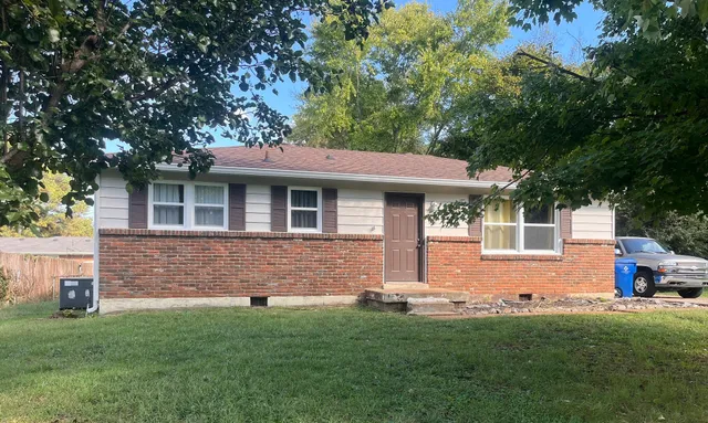$224,000 | 813 Country Club Drive, Clarksville, TN 37043