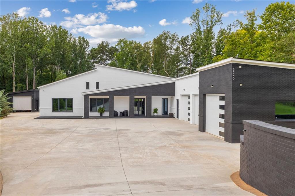 3240 Smithtown Road Suwanee, GA 30024 - Photo 3 of 94