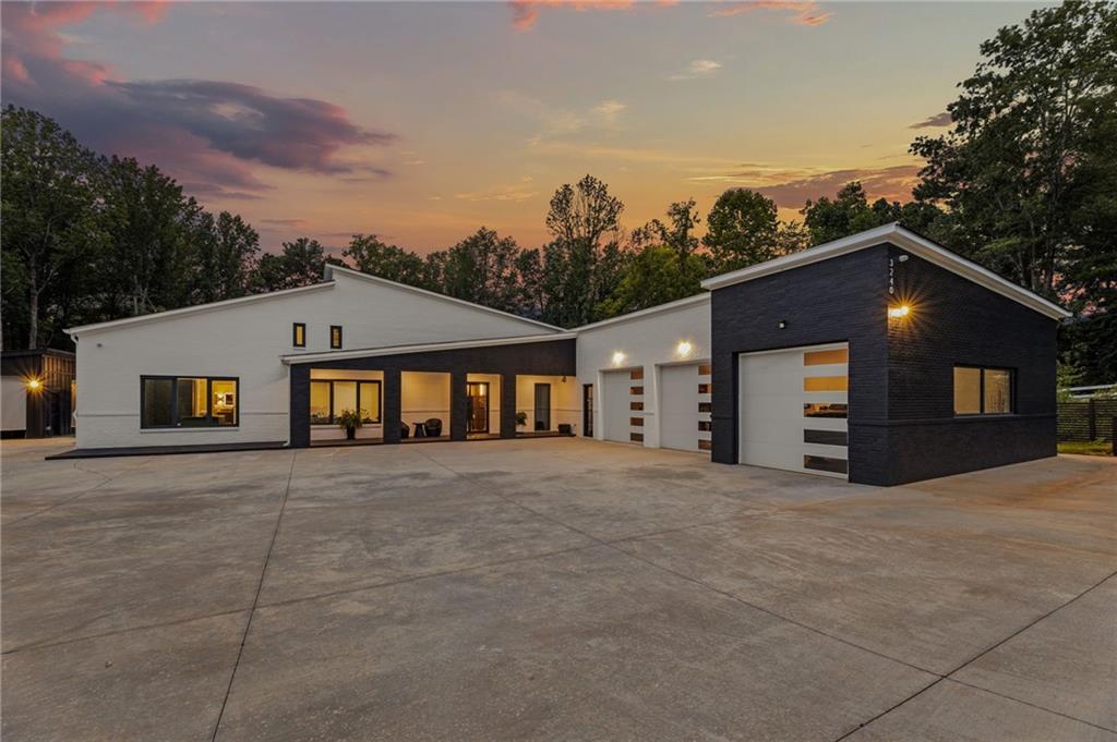 3240 Smithtown Road Suwanee, GA 30024 - Photo 4 of 94