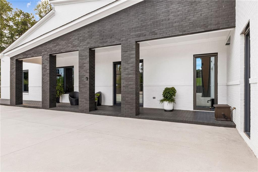 3240 Smithtown Road Suwanee, GA 30024 - Photo 10 of 94