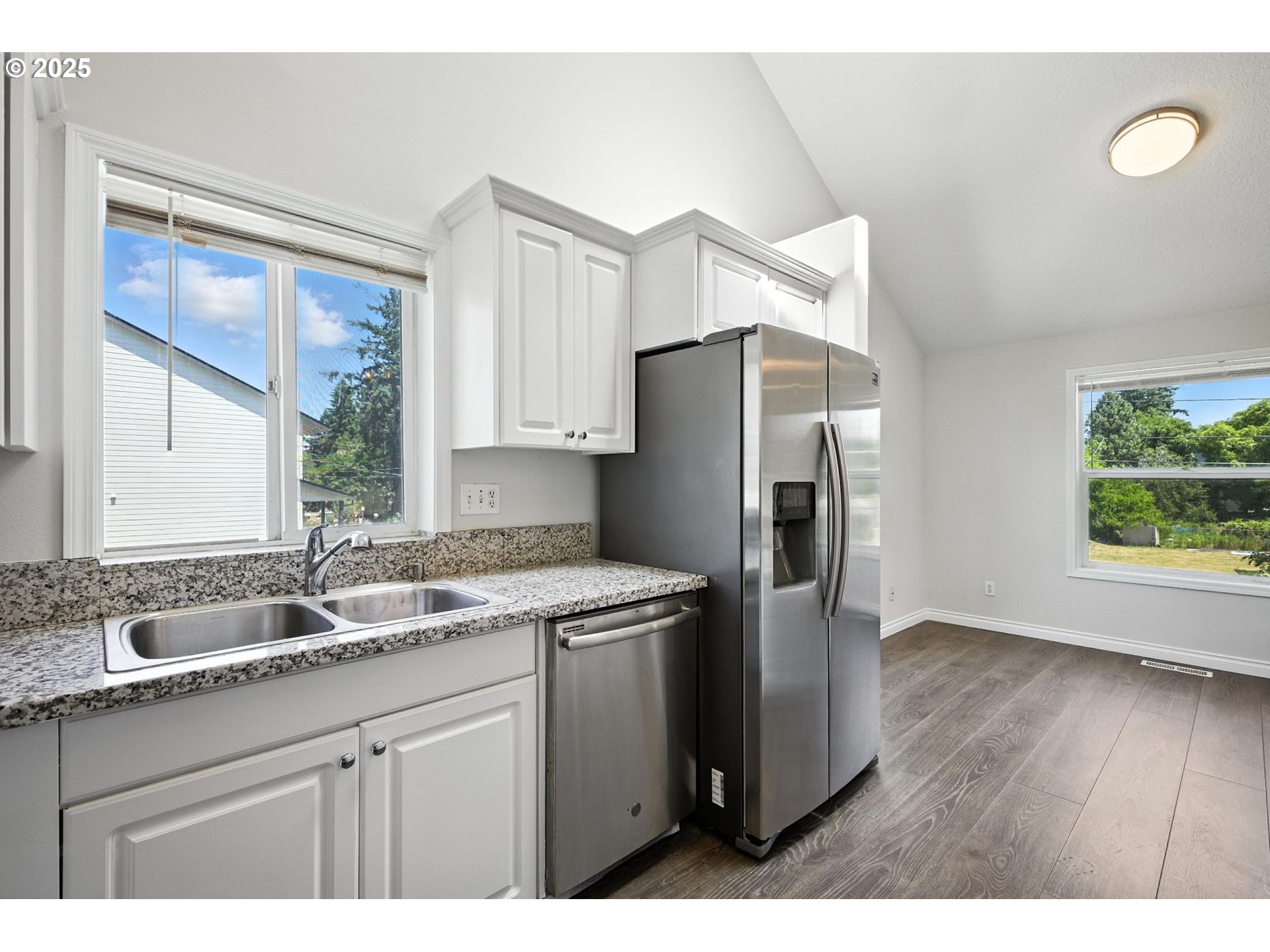5609 Southeast 117th Avenue Portland, OR 97266 - Photo 11 of 29