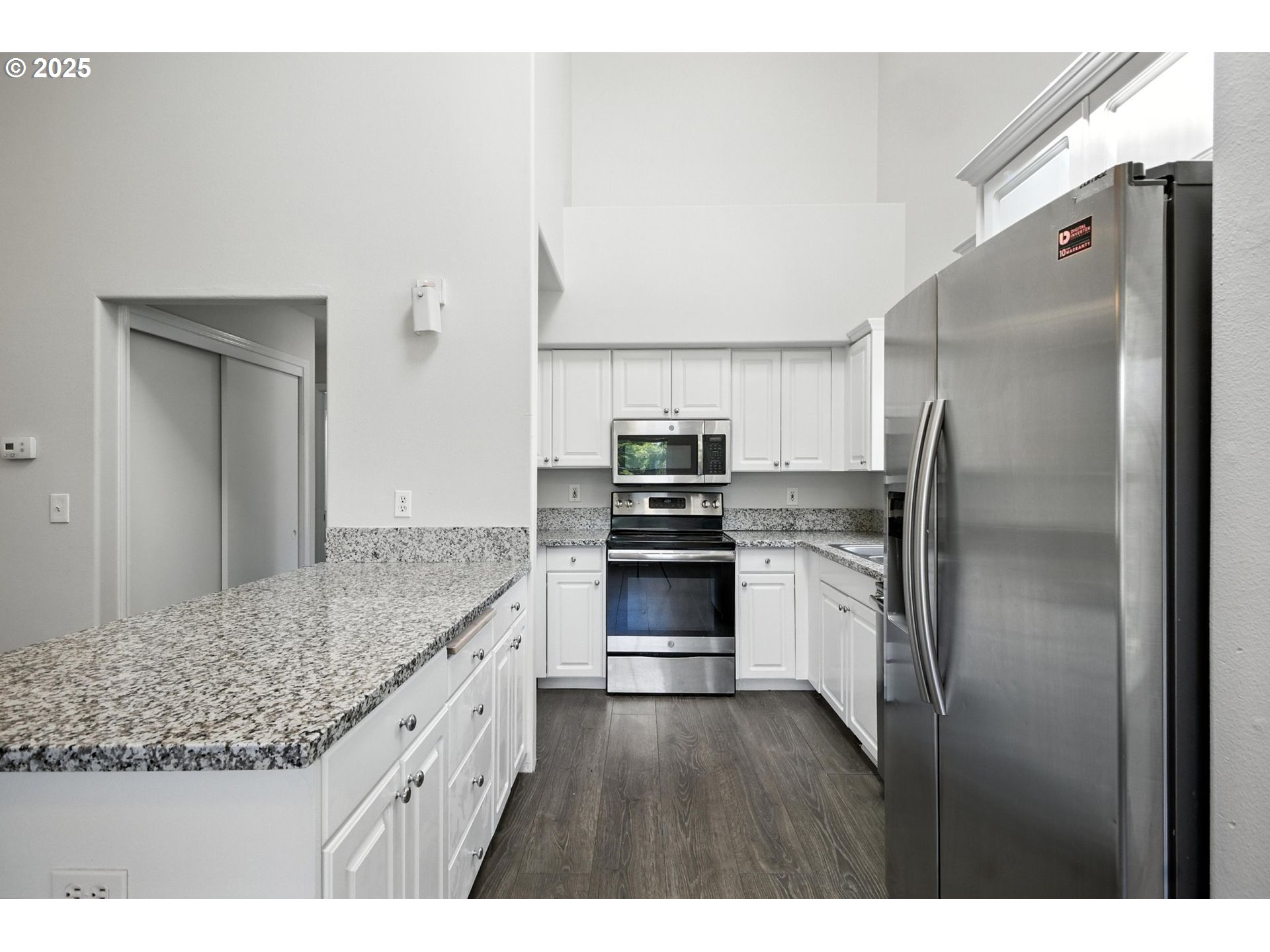 5609 Southeast 117th Avenue Portland, OR 97266 - Photo 13 of 29
