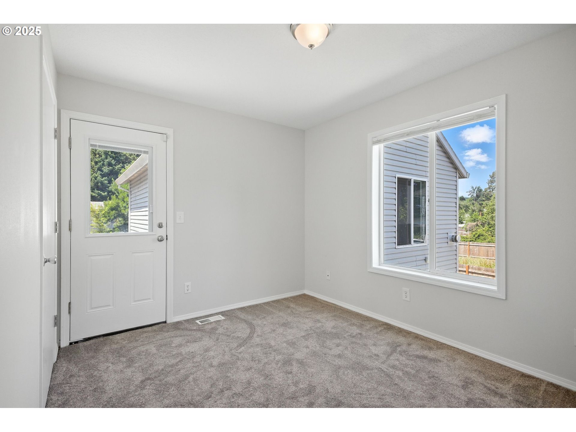 5609 Southeast 117th Avenue Portland, OR 97266 - Photo 20 of 29