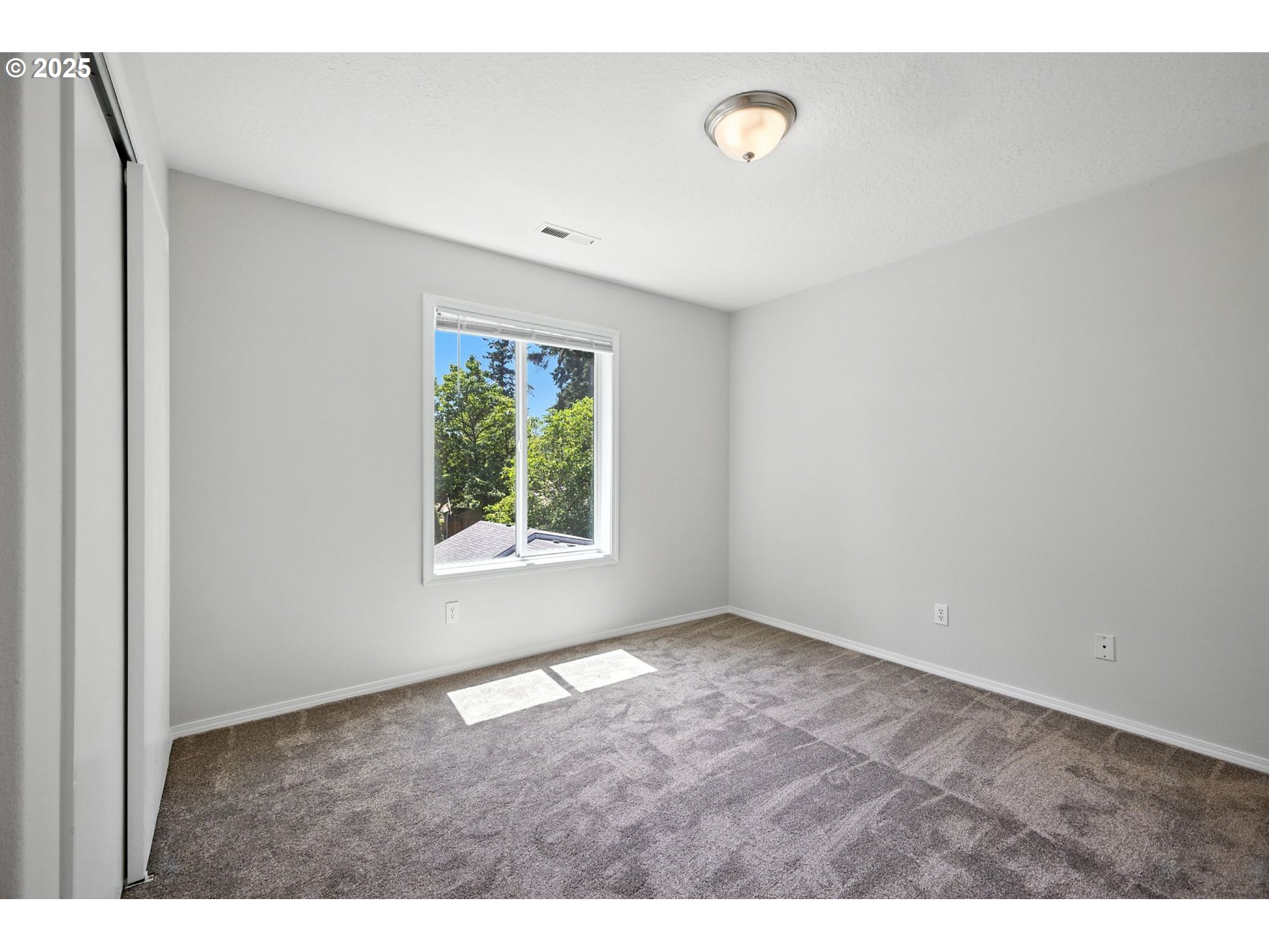 5609 Southeast 117th Avenue Portland, OR 97266 - Photo 24 of 29