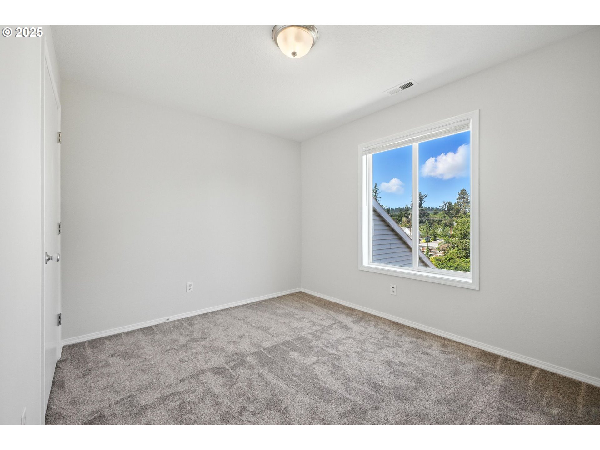 5609 Southeast 117th Avenue Portland, OR 97266 - Photo 27 of 29