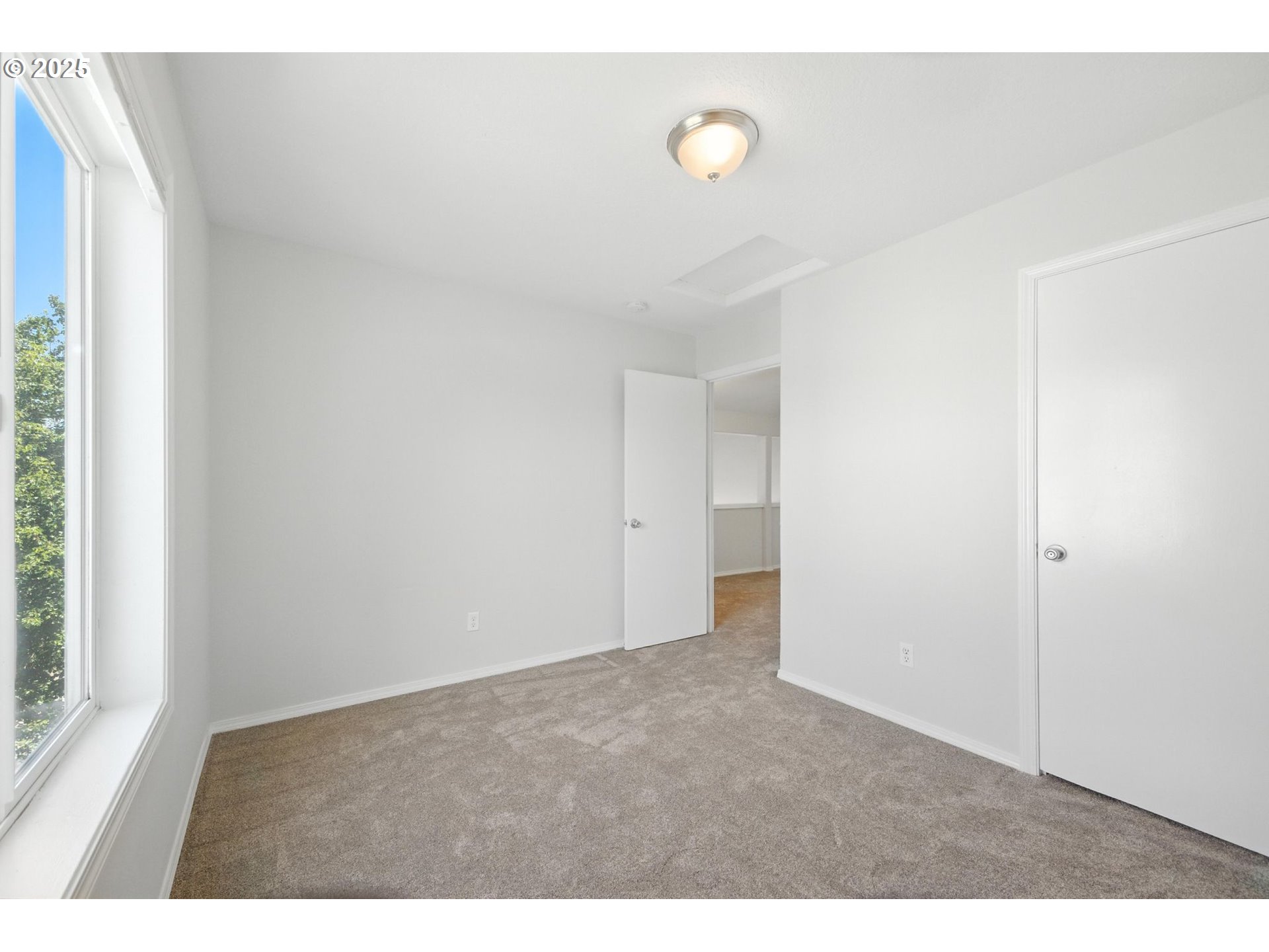 5609 Southeast 117th Avenue Portland, OR 97266 - Photo 28 of 29
