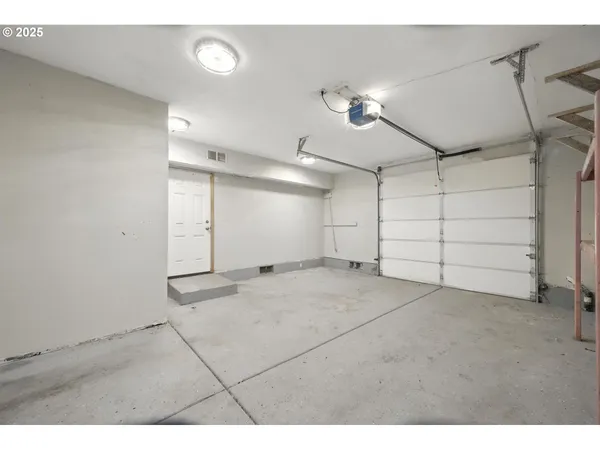 $595,000 | 5609 Southeast 117th Avenue, Portland, OR 97266