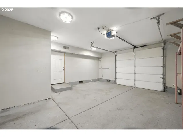 $599,995 | 5609 Southeast 117th Avenue, Portland, OR 97266