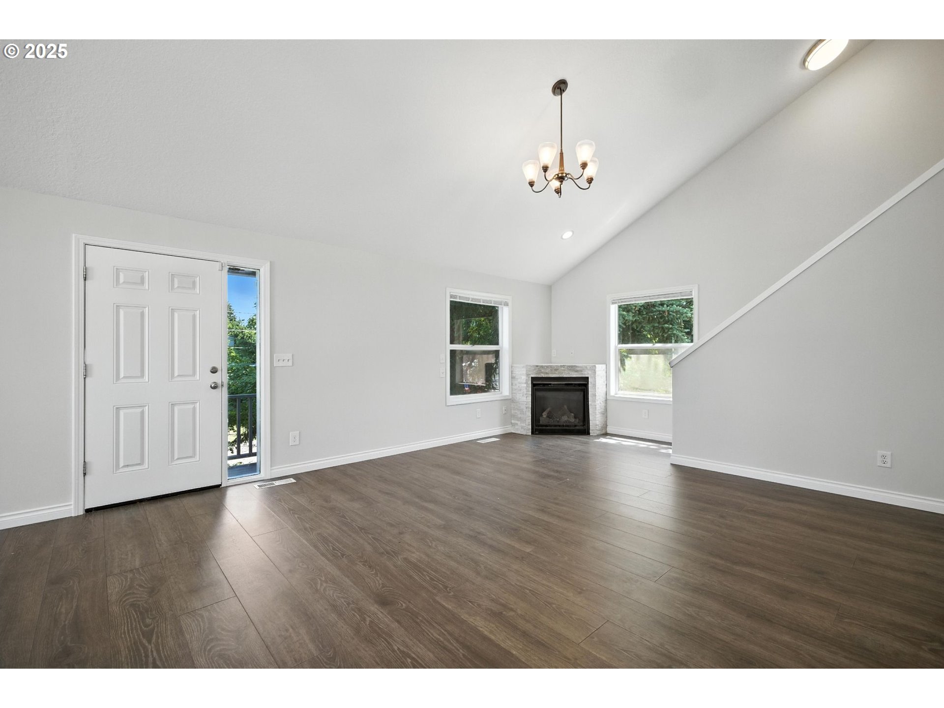 5609 Southeast 117th Avenue Portland, OR 97266 - Photo 8 of 29