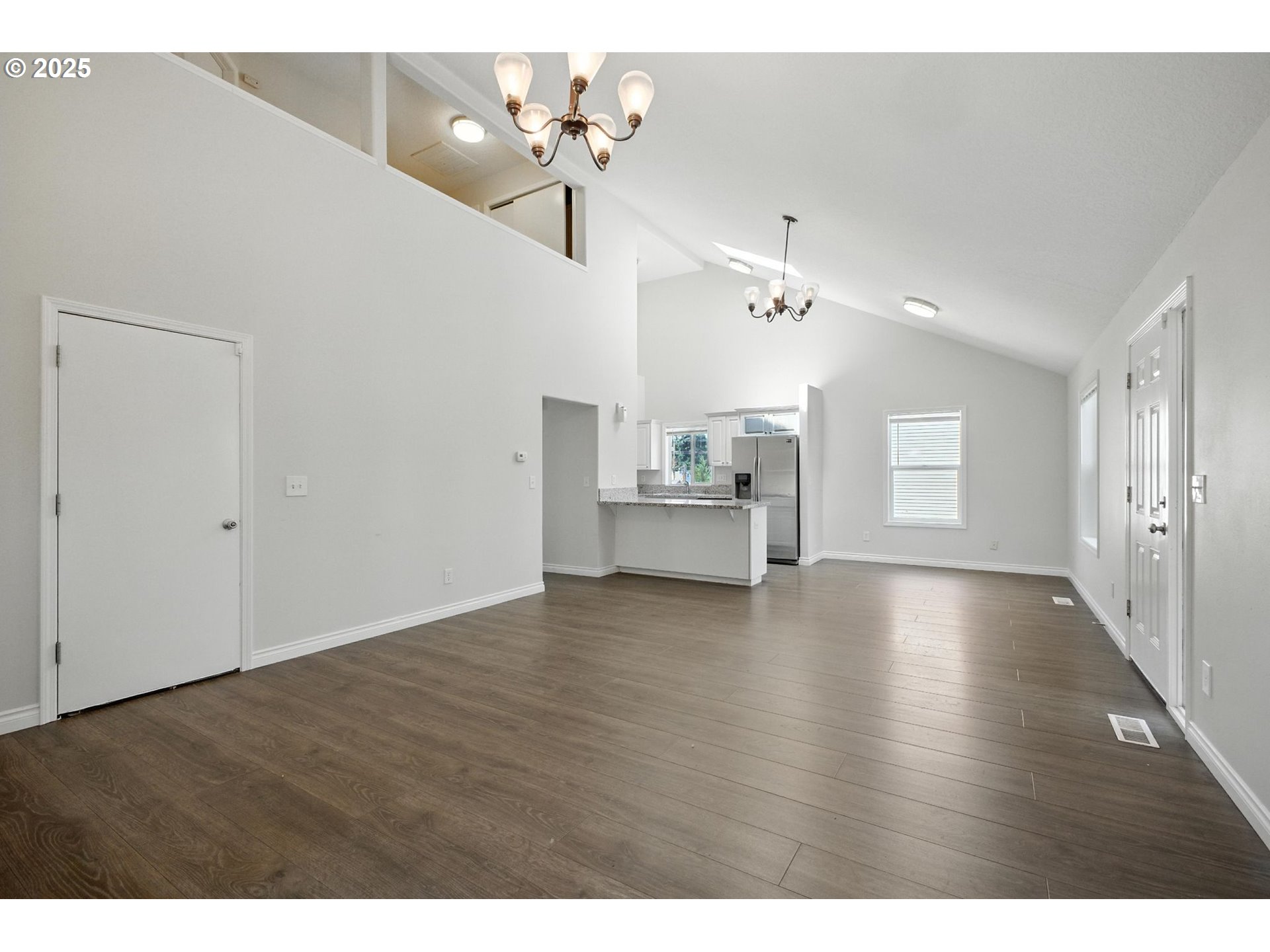 5609 Southeast 117th Avenue Portland, OR 97266 - Photo 9 of 29