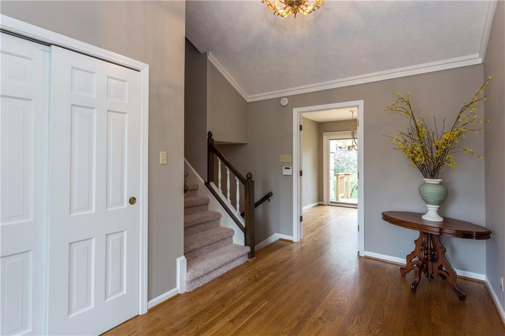 8739 Shagbark Road Indianapolis, IN 46260 - Photo 3 of 34 Gallery Image 3