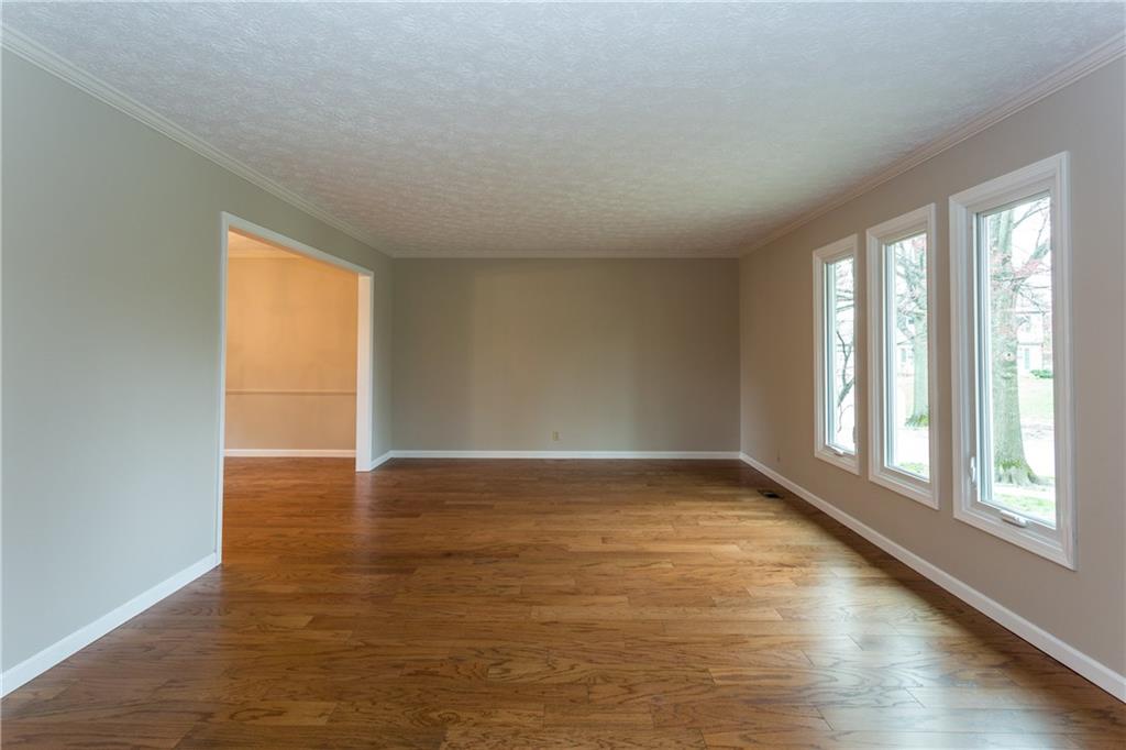 8739 Shagbark Road Indianapolis, IN 46260 - Photo 4 of 34 Gallery Image 4