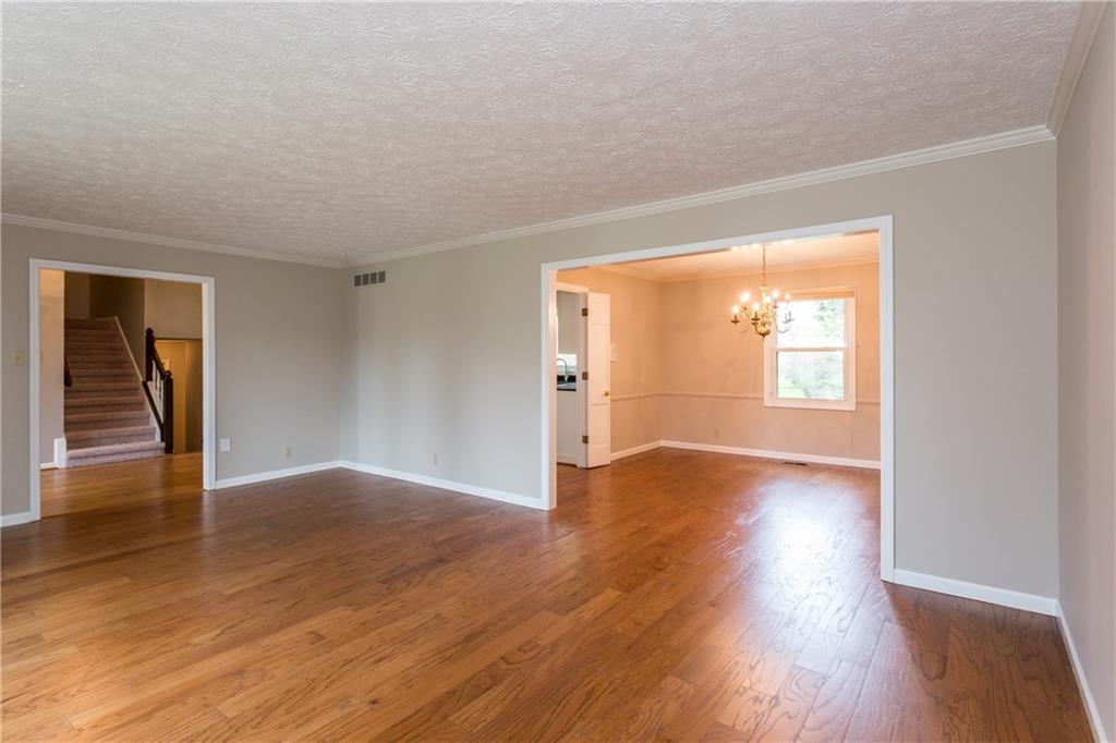 8739 Shagbark Road Indianapolis, IN 46260 - Photo 5 of 34 Gallery Image 5