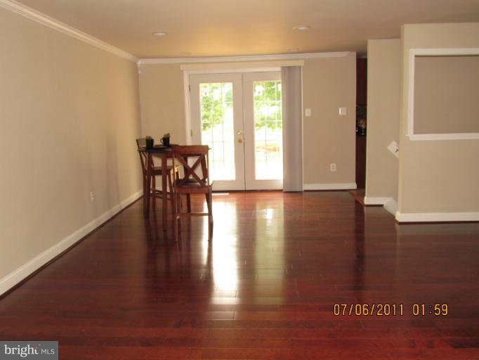 3500 Wayneswood Road Fort Washington, MD 20744 - Photo 2 of 10 Living Room