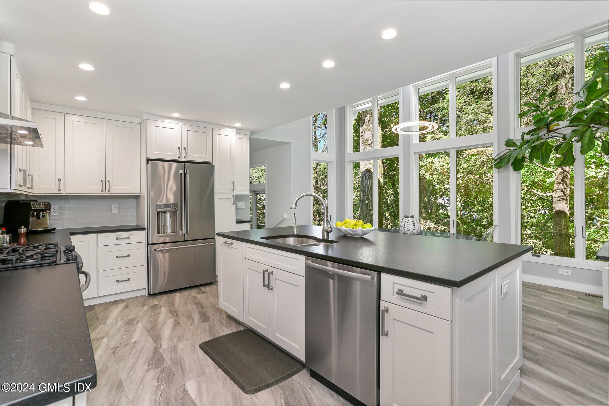 32 Deep Gorge Road Greenwich, CT 06831 - Photo 14 of 42 kitchen 2jpg