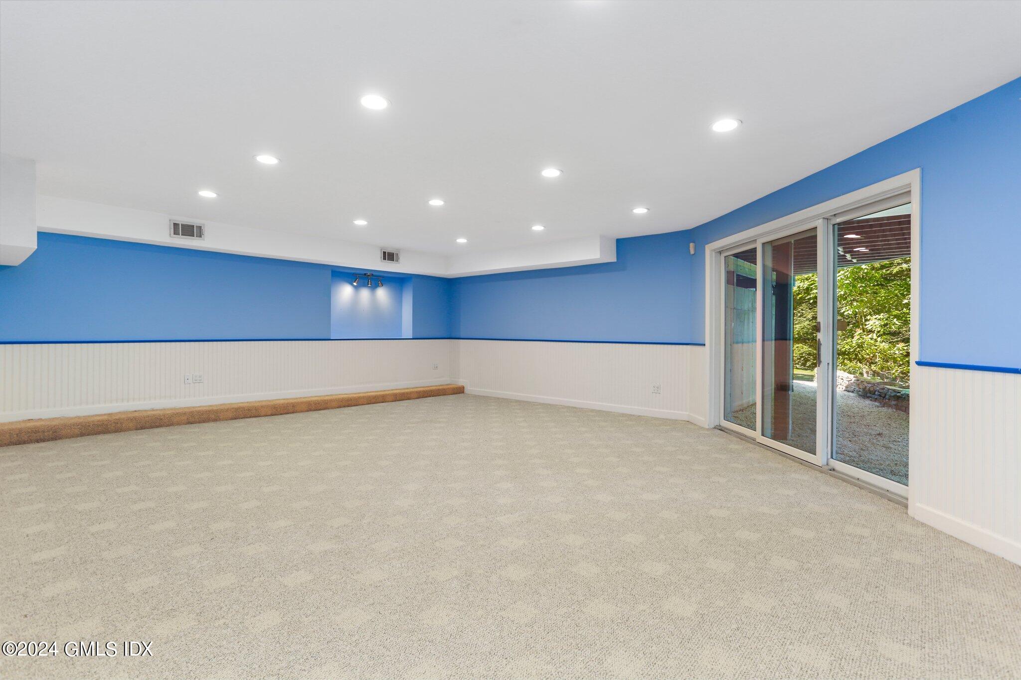 32 Deep Gorge Road Greenwich, CT 06831 - Photo 28 of 42 LL Playroom