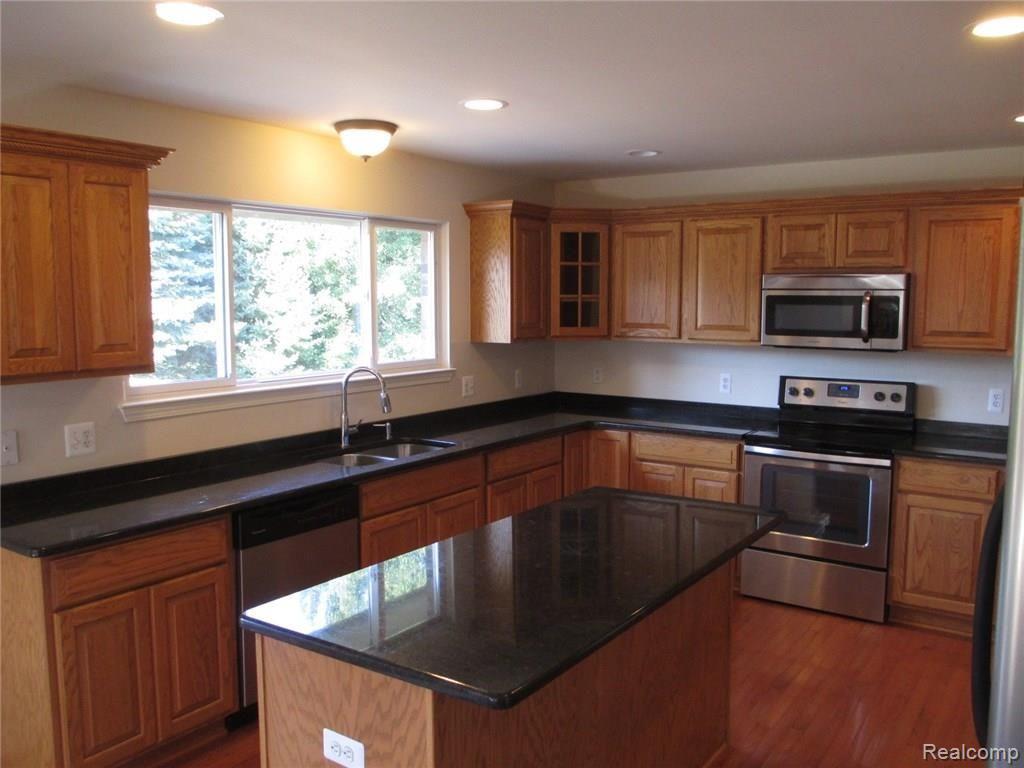3268 Empire Drive Rochester, MI 48309 - Photo 16 of 43