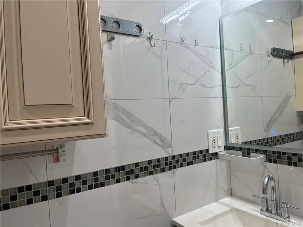 $3,200 | 43-12 157th Street, Unit 2 | Flushing