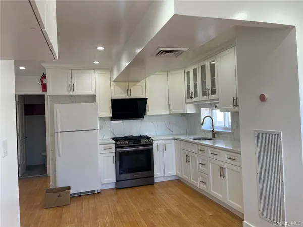 $3,200 | 43-12 157th Street, Unit 2 | Flushing