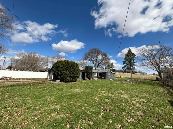 $124,900 | 405 South Gillett Street, Elkhart, IL 62634