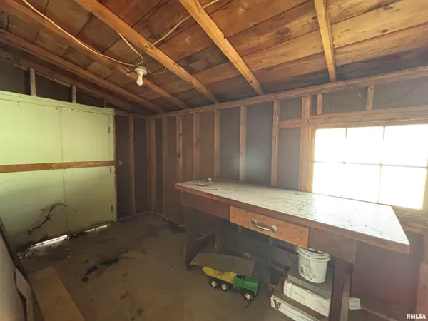 $124,900 | 405 South Gillett Street, Elkhart, IL 62634