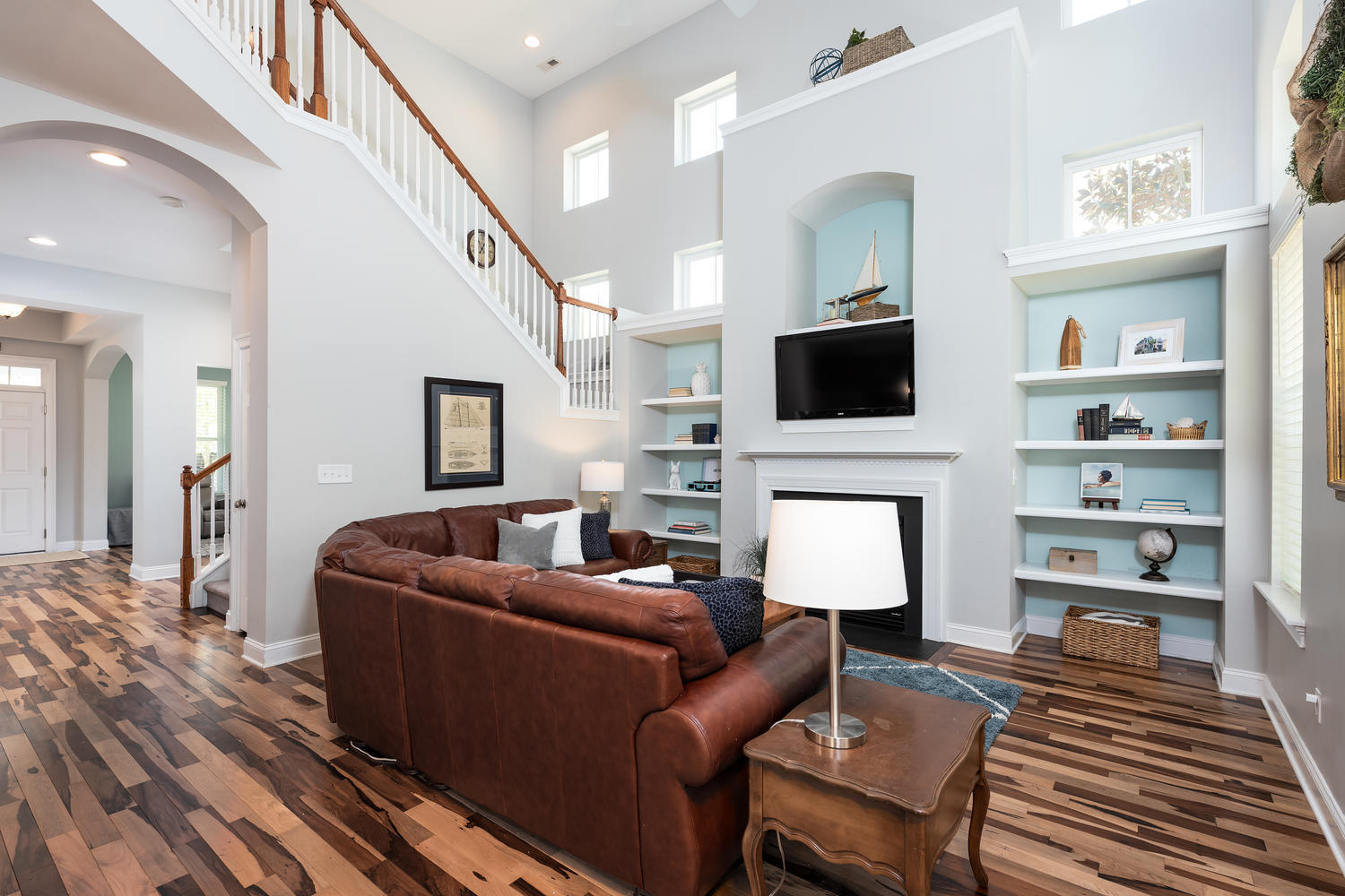 1871 Hall Point Road Mount Pleasant, SC 29466 - Photo 21 of 48 Family room with built-ins