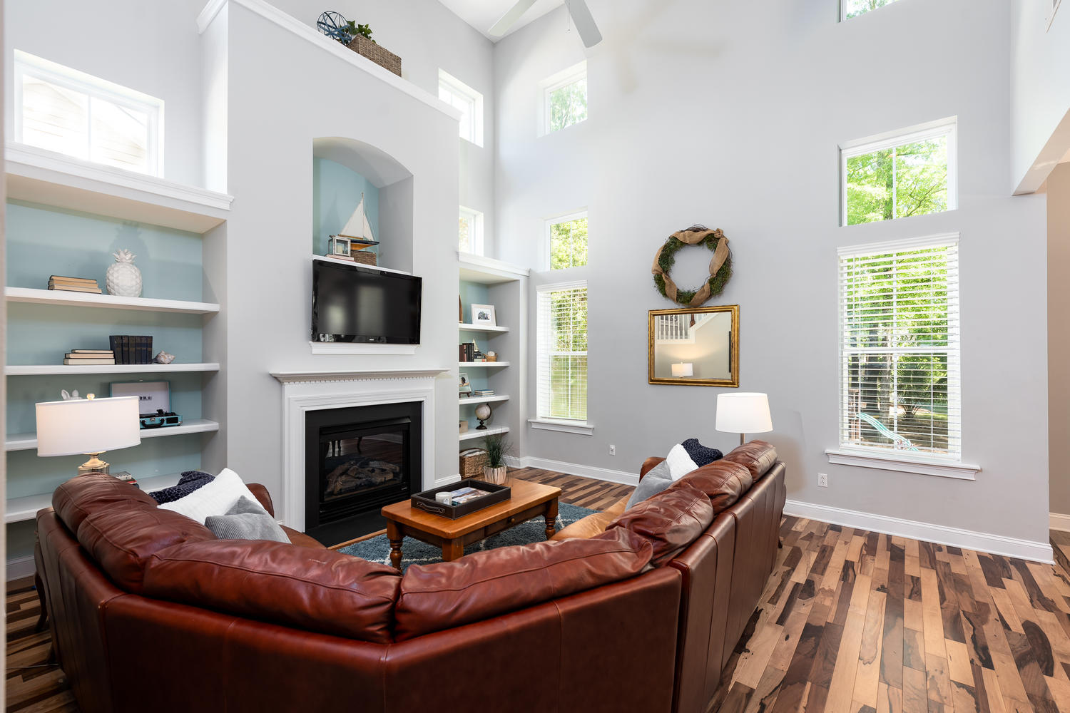 1871 Hall Point Road Mount Pleasant, SC 29466 - Photo 22 of 48 Vaulted family room