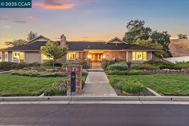 $2,595,000 | 2385 Holly Oak Drive, Danville, CA 94506