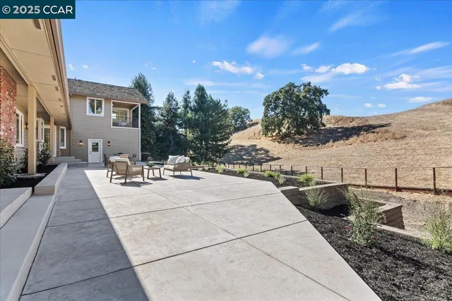 $2,595,000 | 2385 Holly Oak Drive, Danville, CA 94506