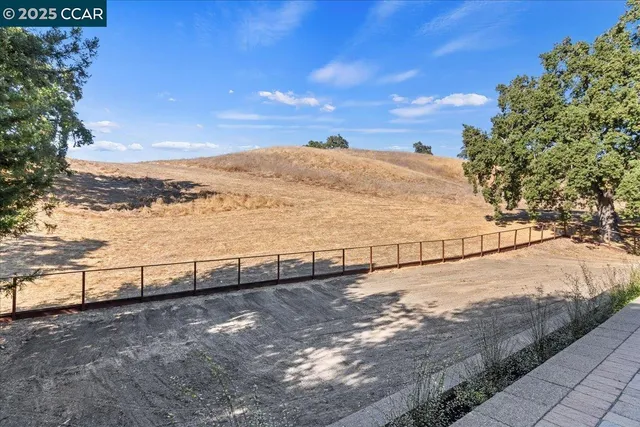 $2,595,000 | 2385 Holly Oak Drive, Danville, CA 94506