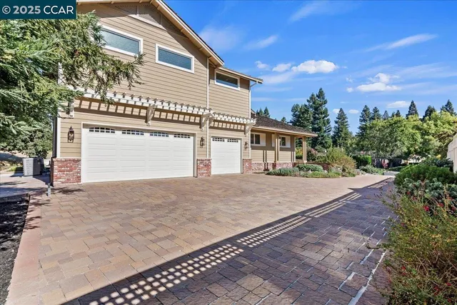 $2,595,000 | 2385 Holly Oak Drive, Danville, CA 94506