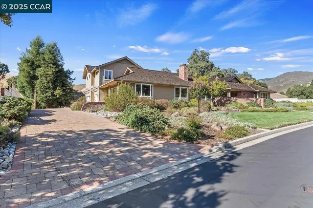 $2,595,000 | 2385 Holly Oak Drive, Danville, CA 94506