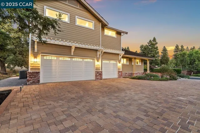$2,595,000 | 2385 Holly Oak Drive, Danville, CA 94506