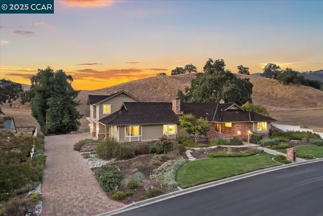 $2,595,000 | 2385 Holly Oak Drive, Danville, CA 94506