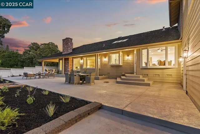 $2,595,000 | 2385 Holly Oak Drive, Danville, CA 94506