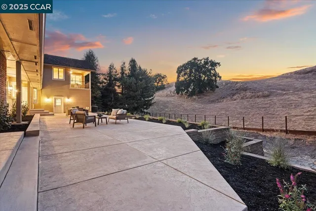 $2,595,000 | 2385 Holly Oak Drive, Danville, CA 94506
