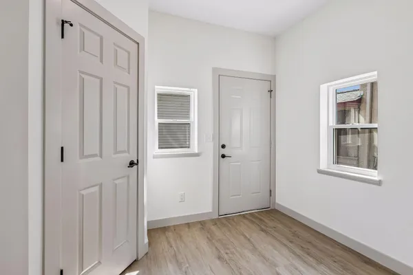 $595,000 | 2414 Como Avenue Southeast, Minneapolis, MN 55414
