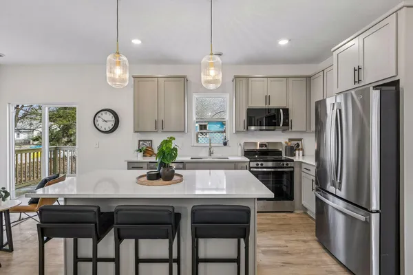 $595,000 | 2414 Como Avenue Southeast, Minneapolis, MN 55414