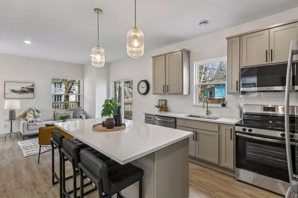 $595,000 | 2414 Como Avenue Southeast, Minneapolis, MN 55414