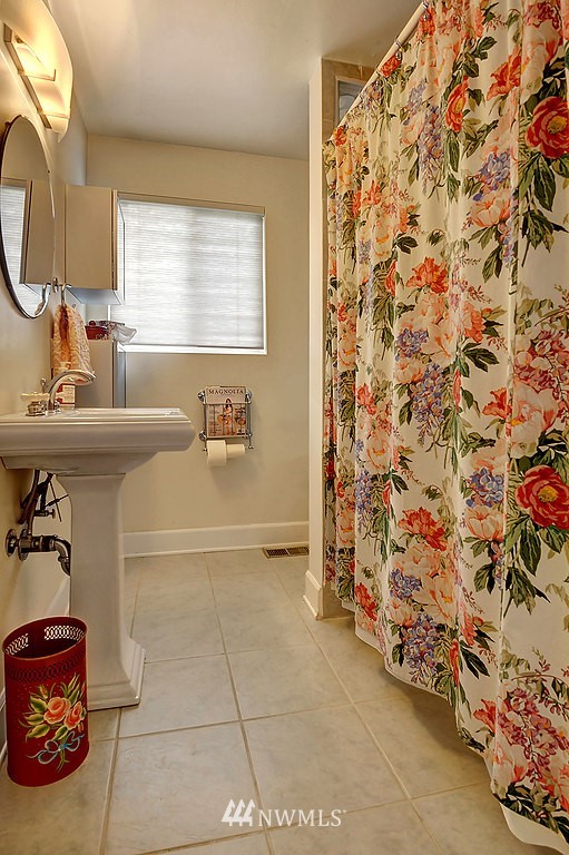 951 Daley Street Edmonds, WA 98020 - Photo 15 of 24