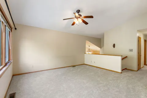 $400,000 | 30 South Grant Street, North Aurora, IL 60542