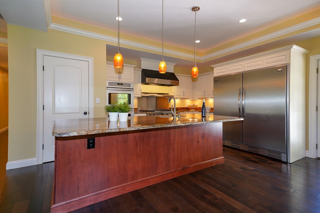 88 Marked Tree Road Holliston, MA 01746 - Photo 3 of 23 Gallery Image 3