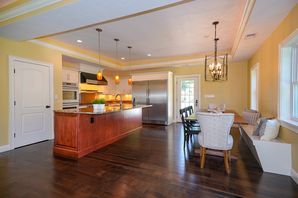 88 Marked Tree Road Holliston, MA 01746 - Photo 4 of 23 Gallery Image 4