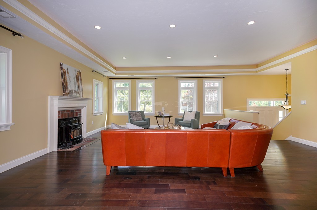 88 Marked Tree Road Holliston, MA 01746 - Photo 7 of 23 Gallery Image 7