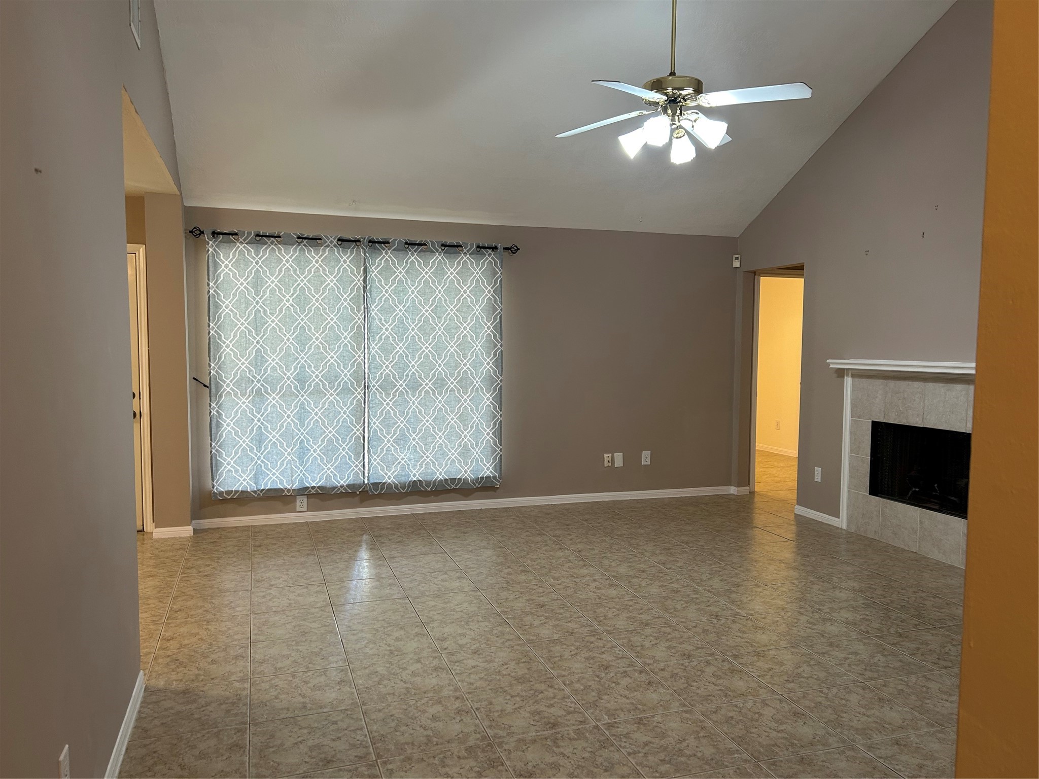 3601 Colleen Meadows Circle Houston, TX 77080 - Photo 3 of 22 Living Room from Front Entry
