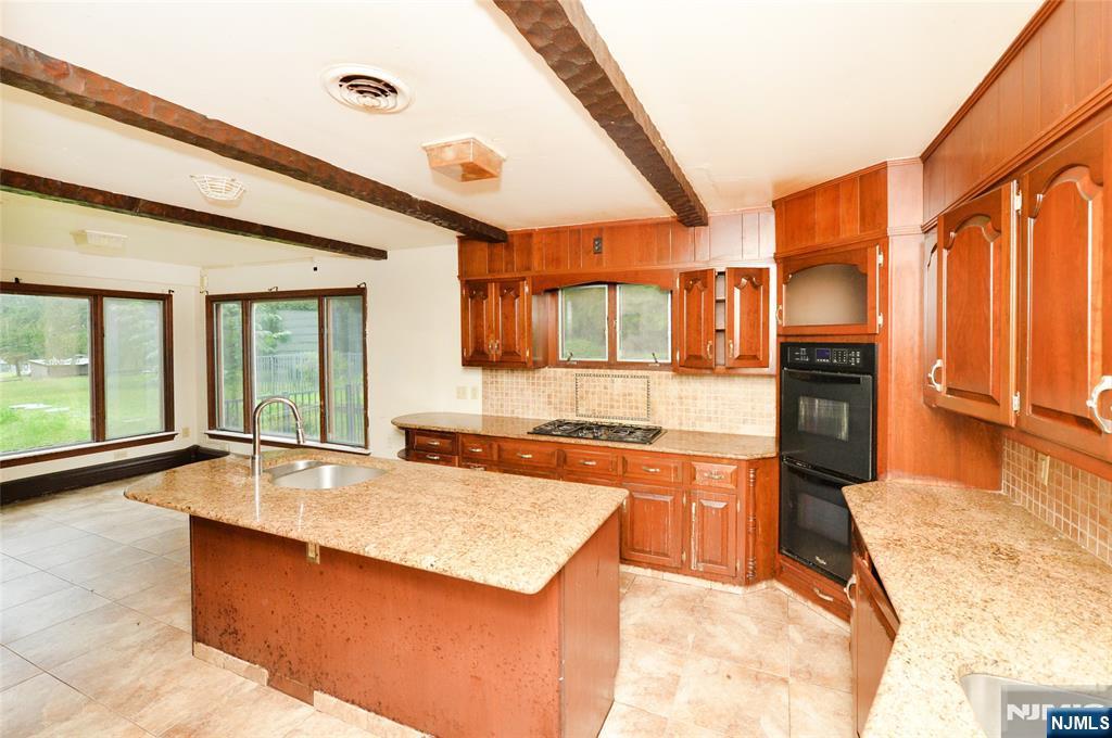 105 Ricker Drive Ringwood, NJ 07456 - Photo 10 of 33