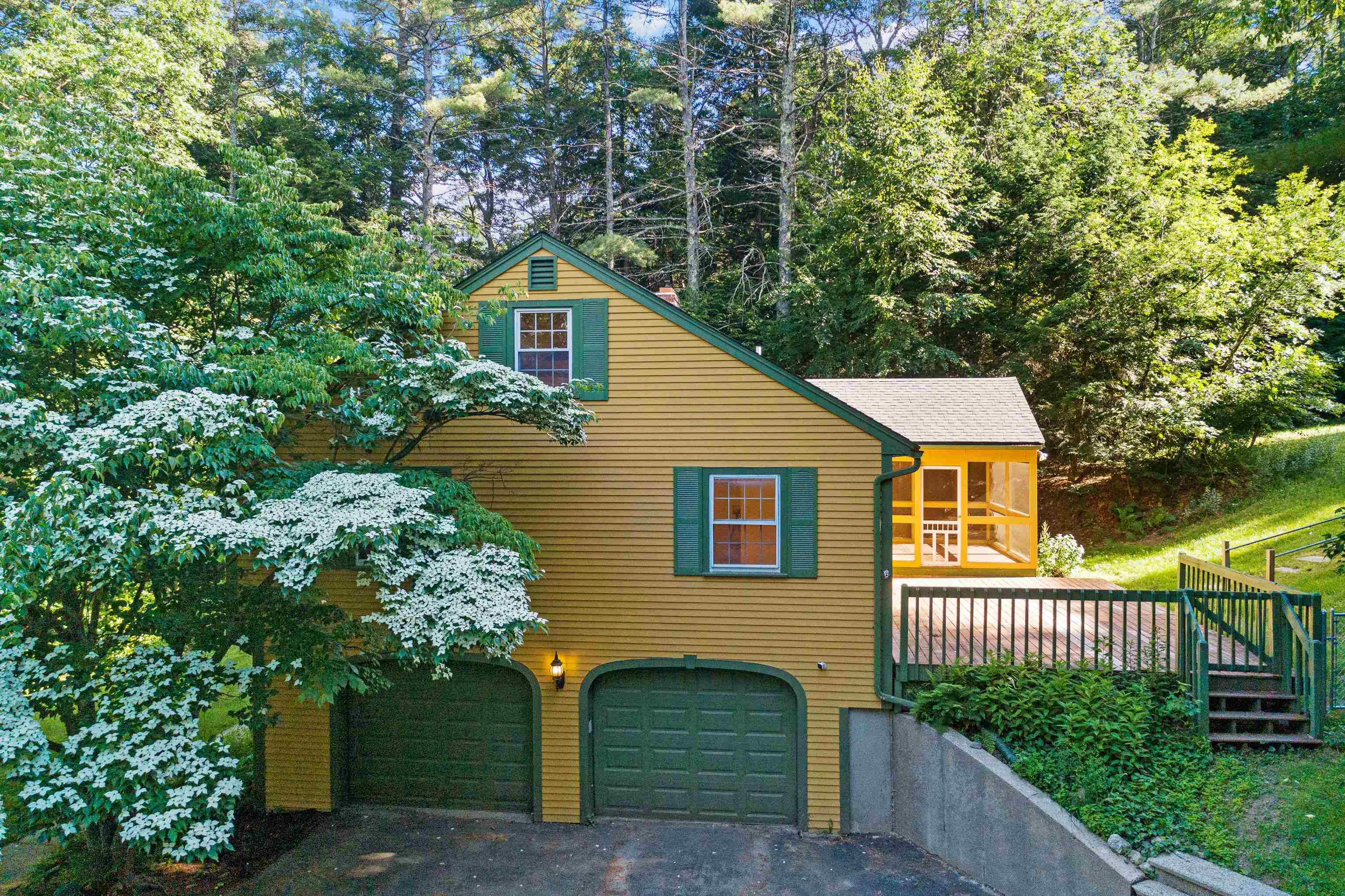 82 Wire Road Merrimack, NH 03054 - Photo 3 of 33