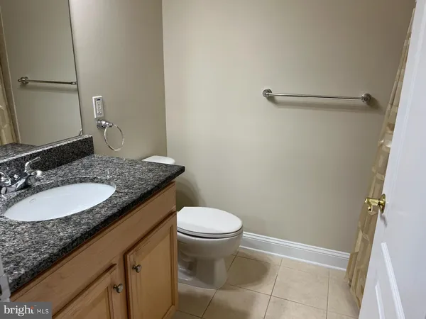 $545,000 | 327 King Farm Boulevard, Unit 203, Rockville, MD 20850